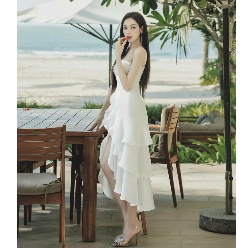 Đầm Maxi 2 Dây Trắng Bèo Đính Ngọc – Thướt Tha, Dịu Dàng, Tỏa Sáng Như Nữ Thần Biển