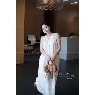 Váy cổ yếm dáng suông form rộng xòe chân mix ren hoa thanh lịch nhẹ nhàng cho nàng đi chơi dạo phố – BaoTrang.clothes