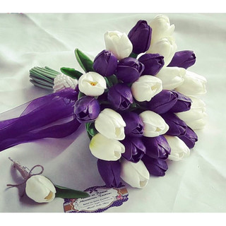 Bó hoa cưới cầm tay cô dâu tulip trắng tím Tl001 tay cầm hạt trai