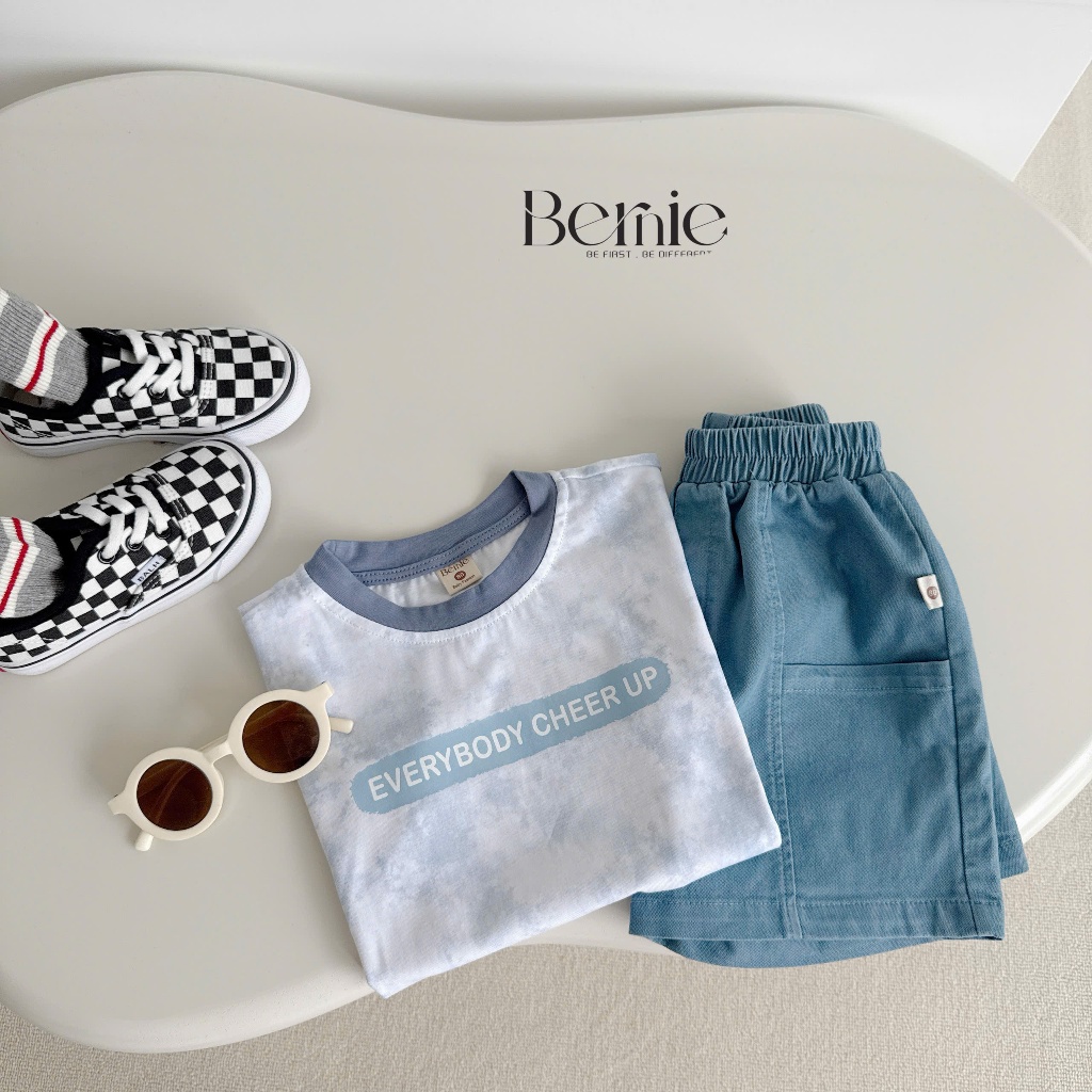 Bộ cotton loang in chữ phối quần bò cá tính cho bé, bộ thun cổ tròn mặc đi chơi cho bé trai