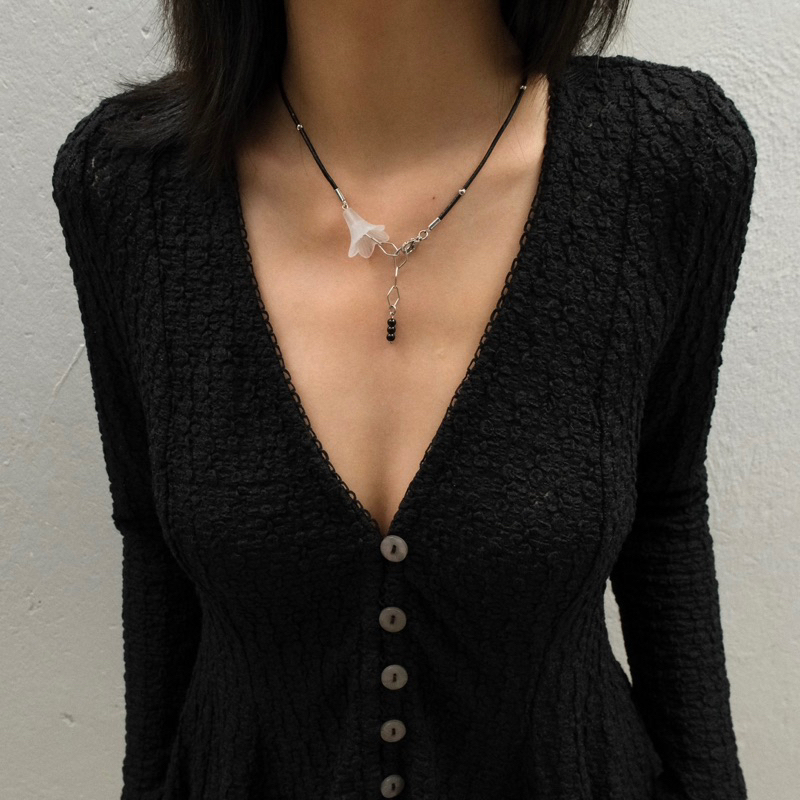 Vòng cổ Hoa loa kèn