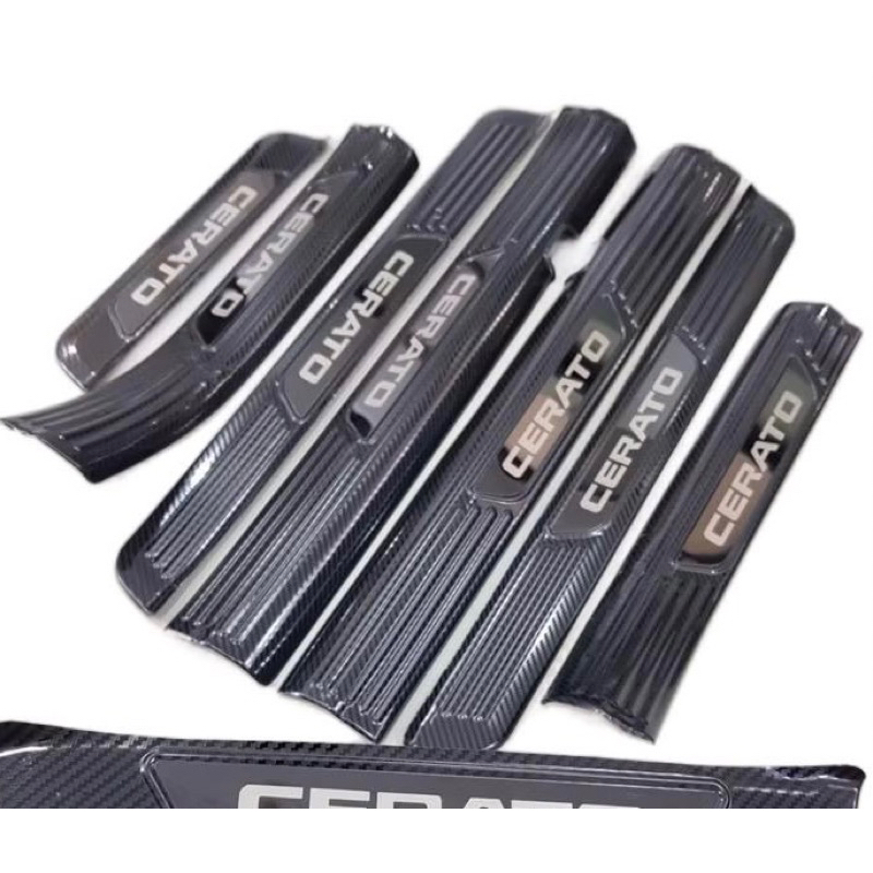 Ốp bậc cửa, nẹp bước chân xe KIA CERATO 2019-2021 vân CARBON hàng cao cấp