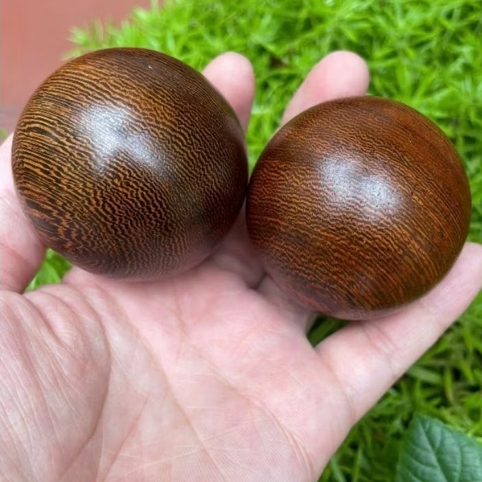 Combo 2 Viên Bi Lăn Tay Mun Đuôi Công, Vân gỗ Siêu Đẹp