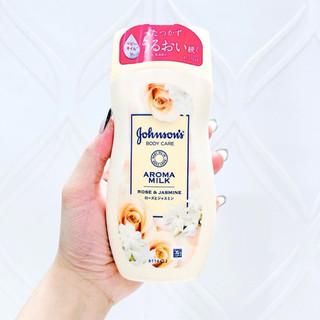 Sữa Dưỡng Thể Johnson Aroma Milk Dưỡng Ẩm Trắng Da Cực Thơm Nhật Bản 200ml