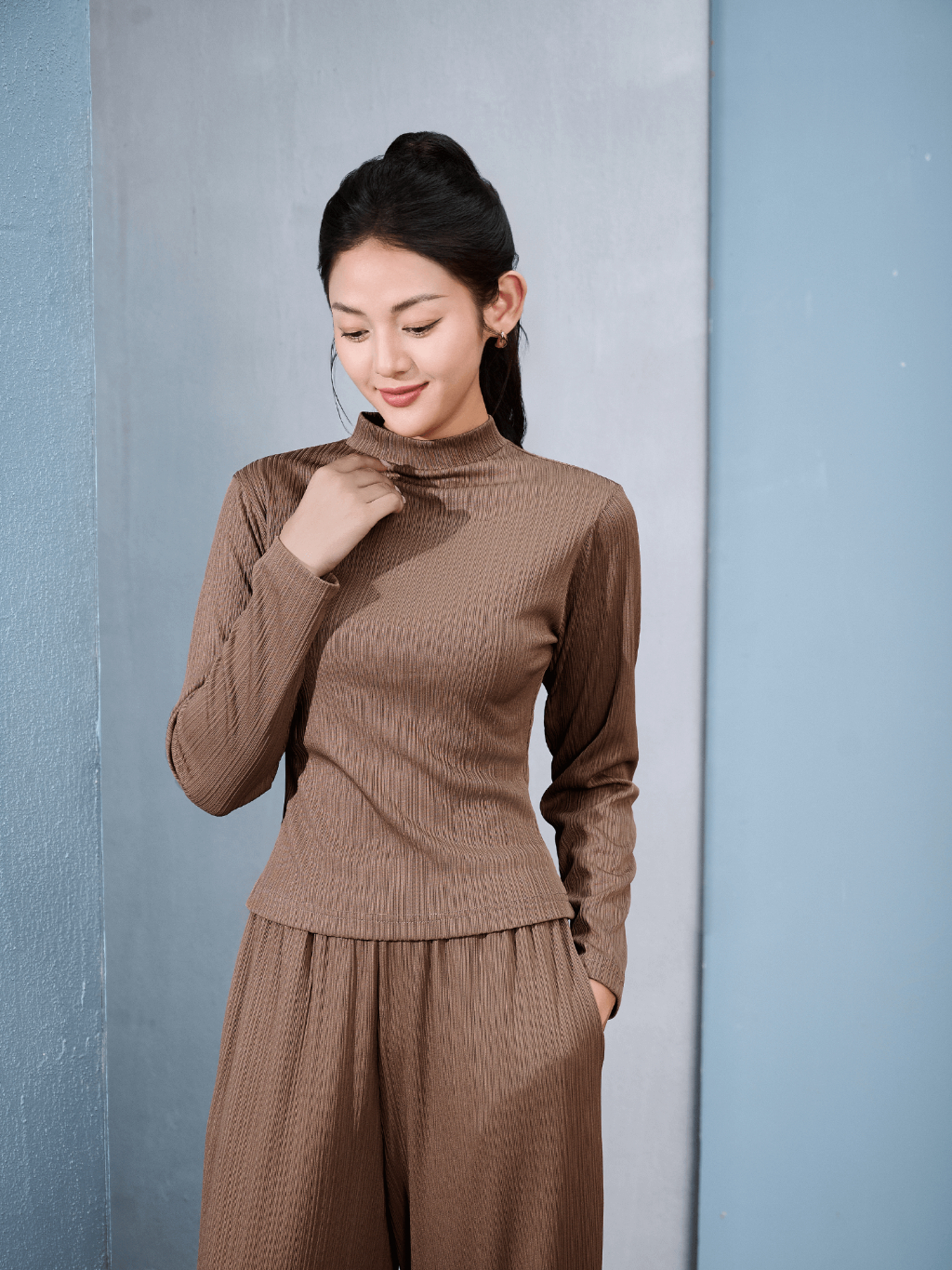 Ảnh Bộ Quần Áo Thu Đông Cổ Cao Laroma Cho Nữ | Basic - Giữ Ấm - Vải Thơm - Kháng Khuẩn 2