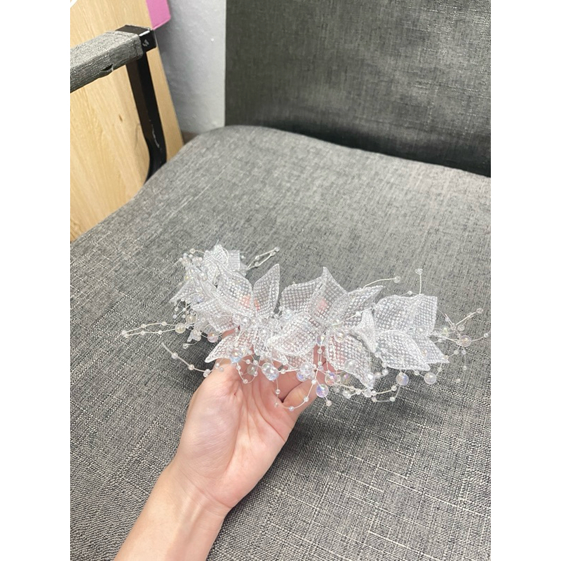 Cài tóc cô dâu hoa voan lấp lánh