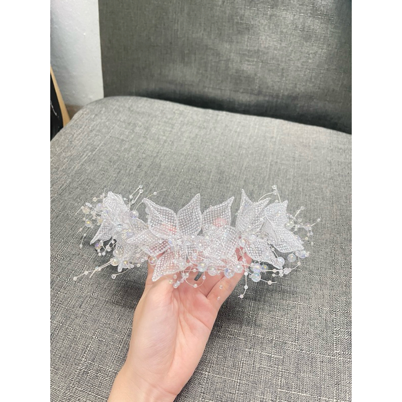 Cài tóc cô dâu hoa voan lấp lánh
