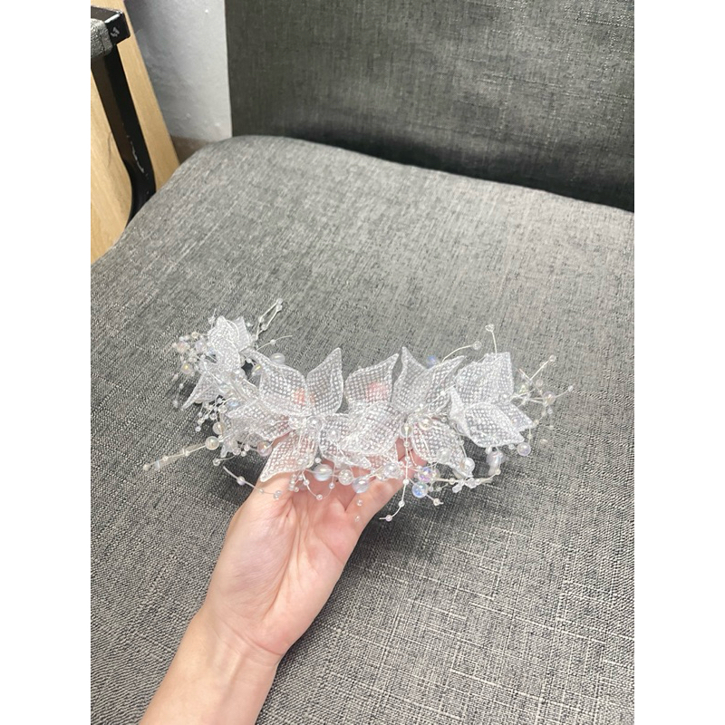 Cài tóc cô dâu hoa voan lấp lánh
