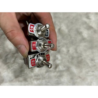 Công tắc gạt nâu, công tắc tắt mở, đảo còi, đảo đèn, 2 chân, 3 chân, 6 chân loại 1.