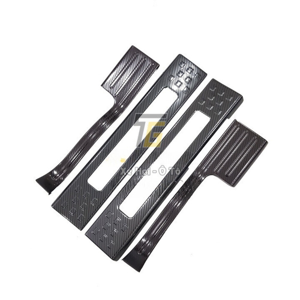 Ốp Bậc Cửa, Nẹp Bước Chân,Ốp Chống Trầy Xe Ford Everest 2017 2018 2019 2020 2021 Mẫu Carbon - 4 chi tiết