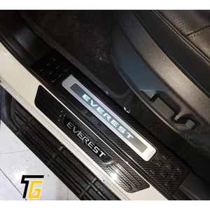 Ốp Bậc Cửa, Nẹp Bước Chân,Ốp Chống Trầy Xe Ford Everest 2017 2018 2019 2020 2021 Mẫu Carbon - 4 chi tiết