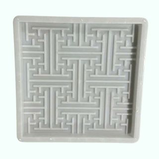 Khuôn đúc gạch lát sân, vườn, giả cổ, giả đá hoa văn chữ vạn, chất liệu nhựa pp, kích thước 40x40x3,5cm