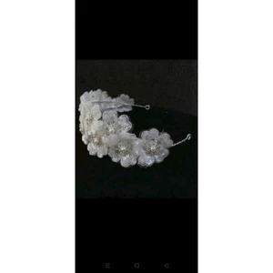 bờm cô dâu hoa ren lấp lánh xinh
