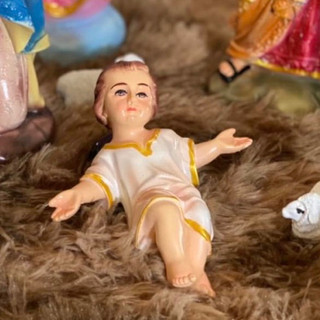 Tượng Chúa hài đồng trang trí tại nhà, kích thước 16cm từ đầu xuống chân chúa Mang Lại Vẻ Đẹp Ấm Áp Cho Mùa Giáng Sinh