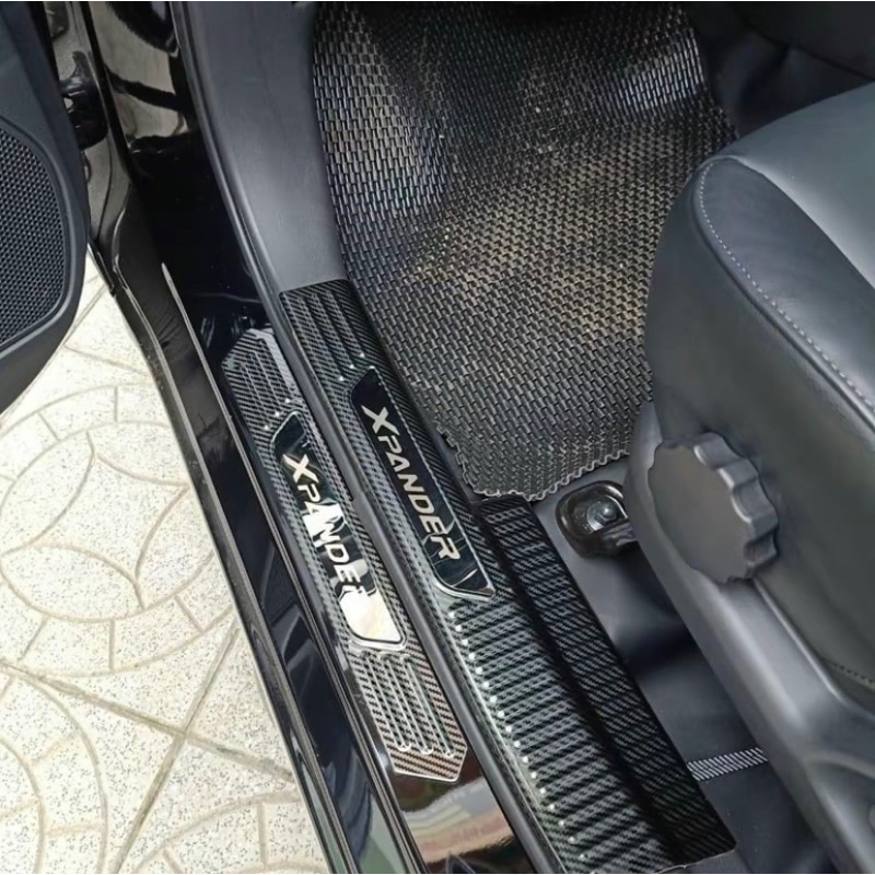 Ốp bậc cửa, nẹp bước chân xe Xpander, Xpander cross 2018-2026 Vân Carbon cao cấp