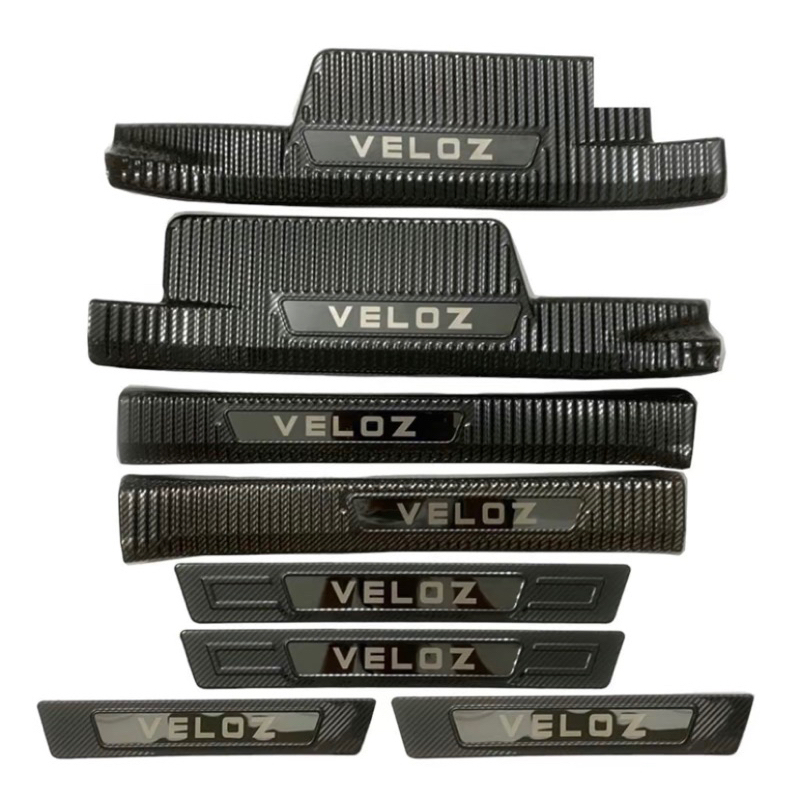 Ốp Bậc Cửa, nẹp bước chân Carbon xe Toyota VeLoz, Veloz Cross 2022-2024 (Hàng cao cấp)