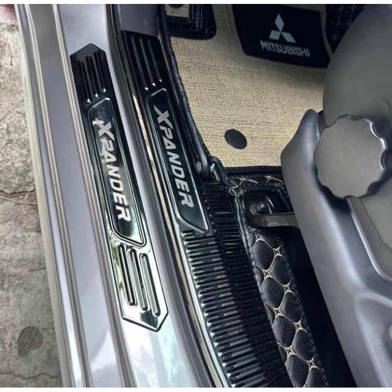 Ốp bậc cửa, nẹp bước chân xe Xpander, Xpander cross 2018-2026 Vân Carbon cao cấp
