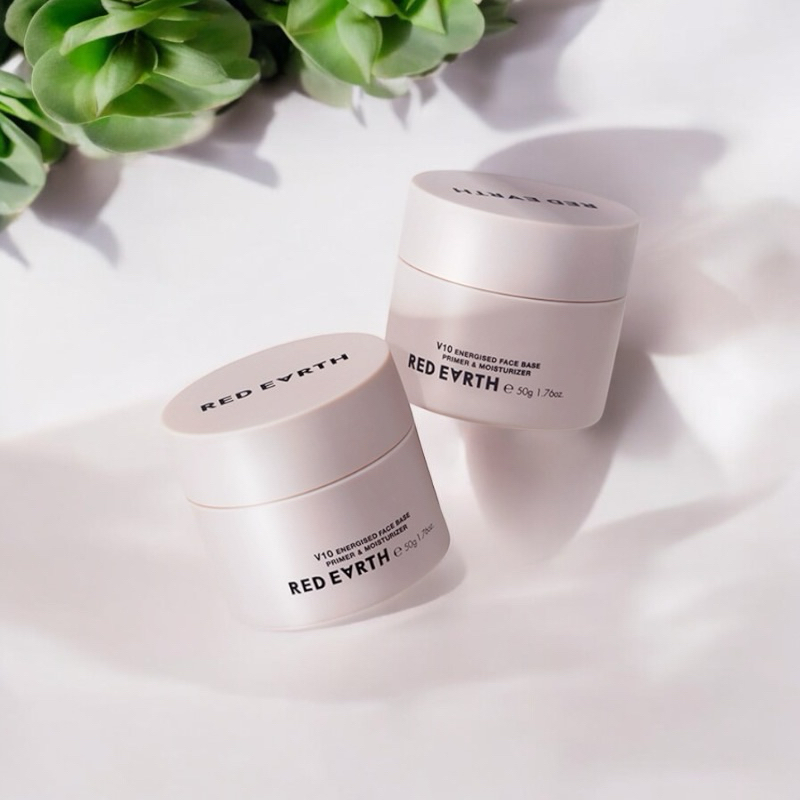 Kem lót Red Earth, bản dupe hoàn hảo của kem lót Bobbi Brown, giá 1/3 mà chất lượng rất đỉnh.