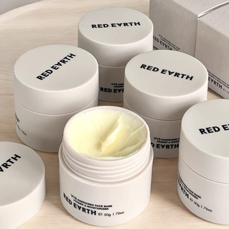 Kem lót Red Earth, bản dupe hoàn hảo của kem lót Bobbi Brown, giá 1/3 mà chất lượng rất đỉnh.