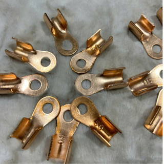 Đầu cos ắc quy đồng dẻo loại dày. Đầu kẹp dây ắc quy đồng dẻo.