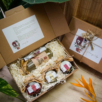 Hộp quà trà thảo mộc Hương Nếp dưỡng nhan, làm ấm cơ thể gồm Trà táo đỏ, kỷ tử đỏ, gừng và gụ nếp