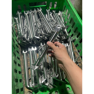 Chân  chống nghiên inox304 (không ốc và lò so) cac dong xe vario sius. wave ex …