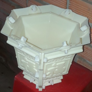 Khuôn đúc chậu lục giác rộng 25 cao 20 cm chất liệu nhựa abs
