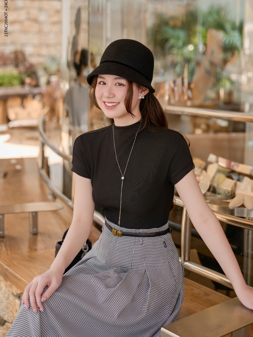 Ảnh Áo Thun 𝐂𝐂𝐇𝐀𝐓 Kiểu Bổ Lưng Sau Dáng Ôm Chất Vải Mềm Mịn Co Giãn 4 chiều 23TNC2004OT 3