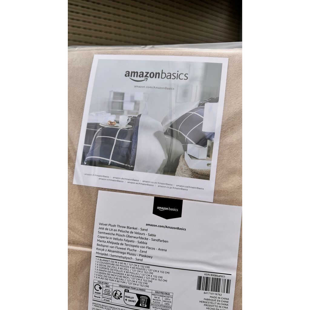 Chăn trải giường đơn Amazon Basics (Mỹ ) ,kích thước 152x 127cm, chất liệu vải nhung mịn