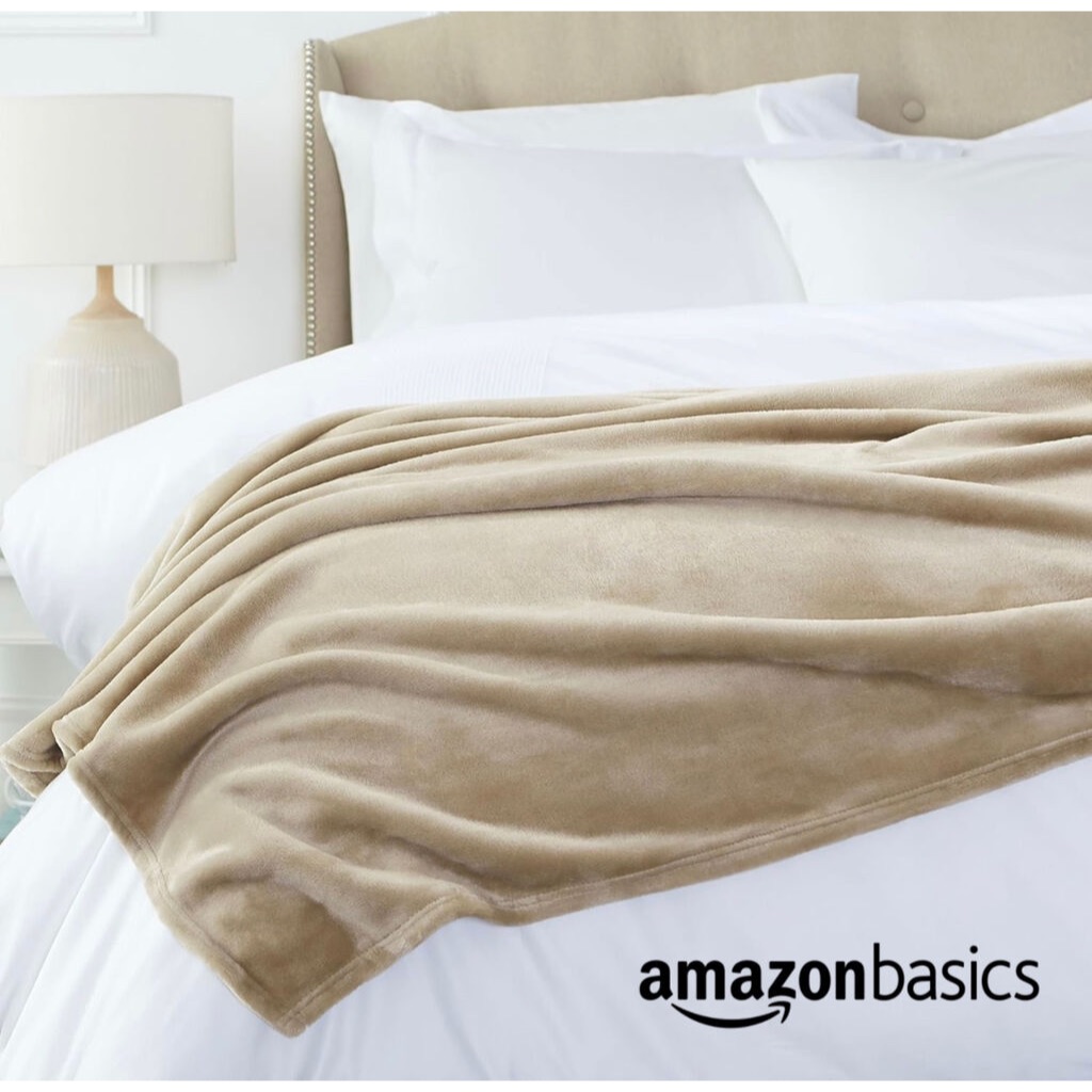 Chăn trải giường đơn Amazon Basics (Mỹ ) ,kích thước 152x 127cm, chất liệu vải nhung mịn