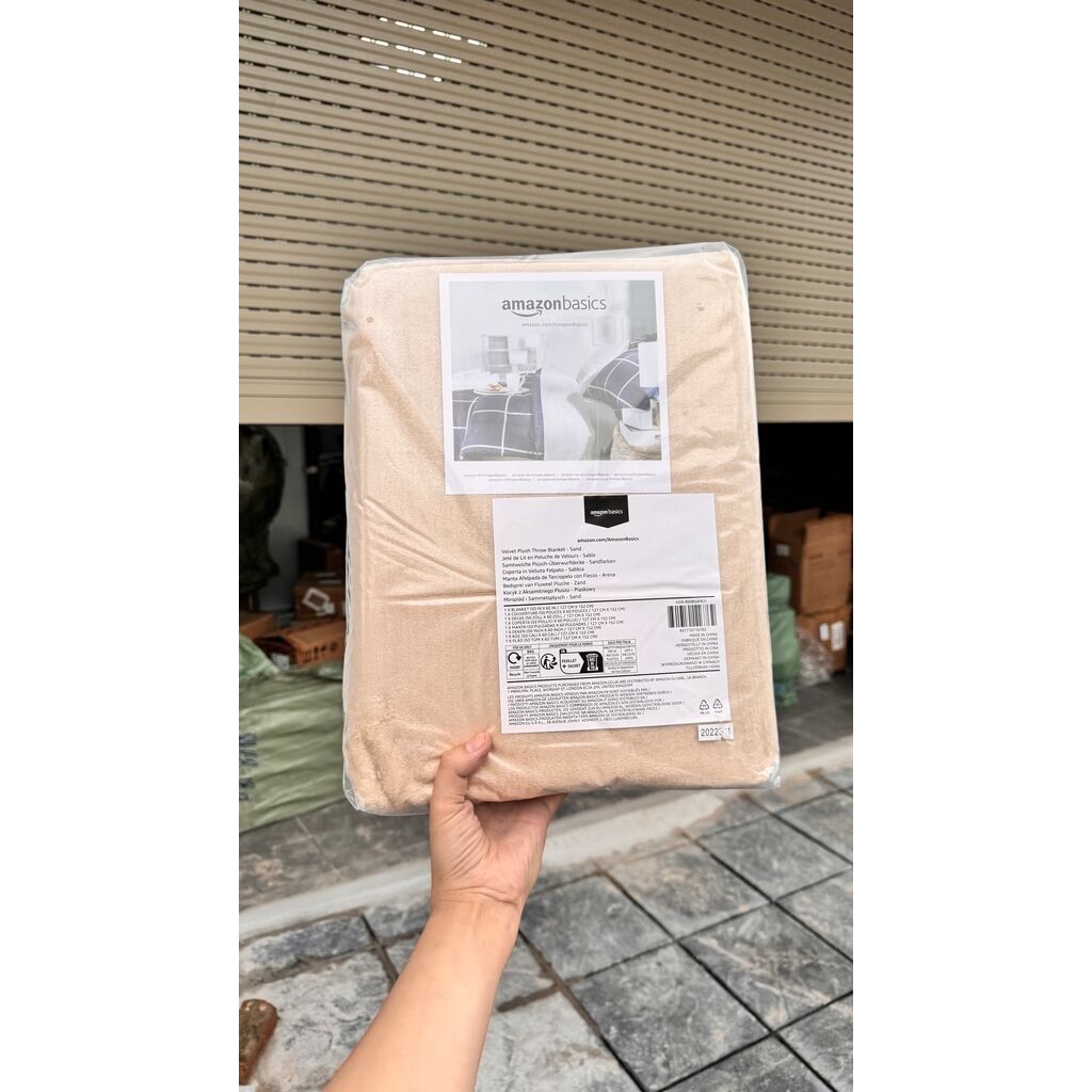 Chăn trải giường đơn Amazon Basics (Mỹ ) ,kích thước 152x 127cm, chất liệu vải nhung mịn