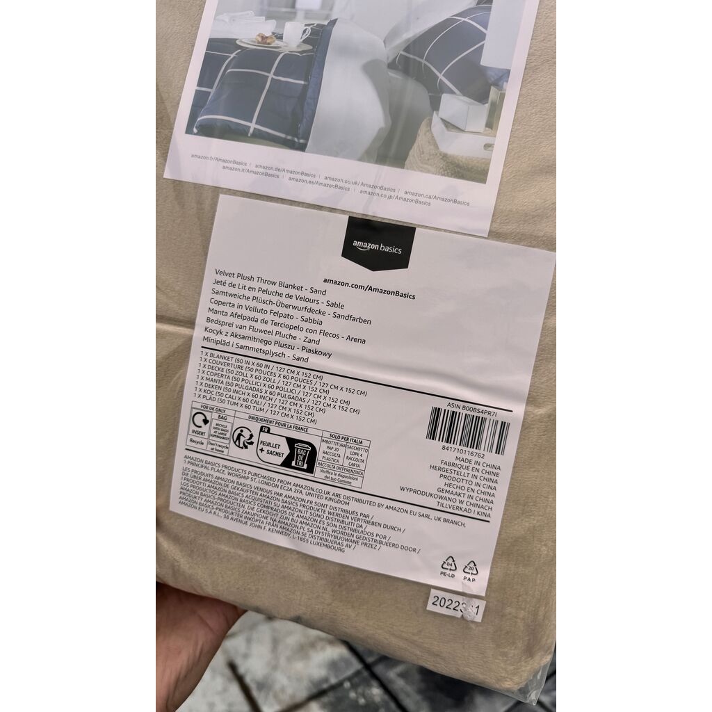 Chăn trải giường đơn Amazon Basics (Mỹ ) ,kích thước 152x 127cm, chất liệu vải nhung mịn