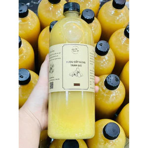 R. ượu cốt gừng tràm gió ngâm chân hoặc pha nước tắm cho cả nhà