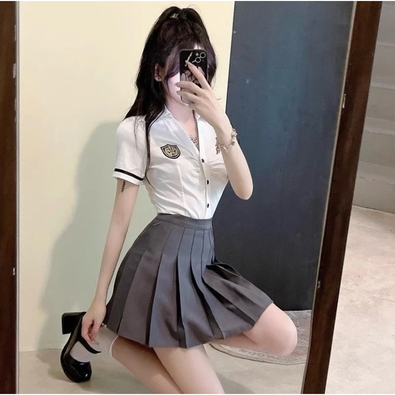 Sét Áo Sơ Mi kèm Chân Váy Xếp Ly.Thêu hình phong cách