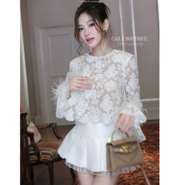 “Lace Set” Set áo ren cổ tròn tay dài loe phối lông vũ cao cấp kèm chân váy xếp ly ngắn xoè viền ren | MIU.STUDIO