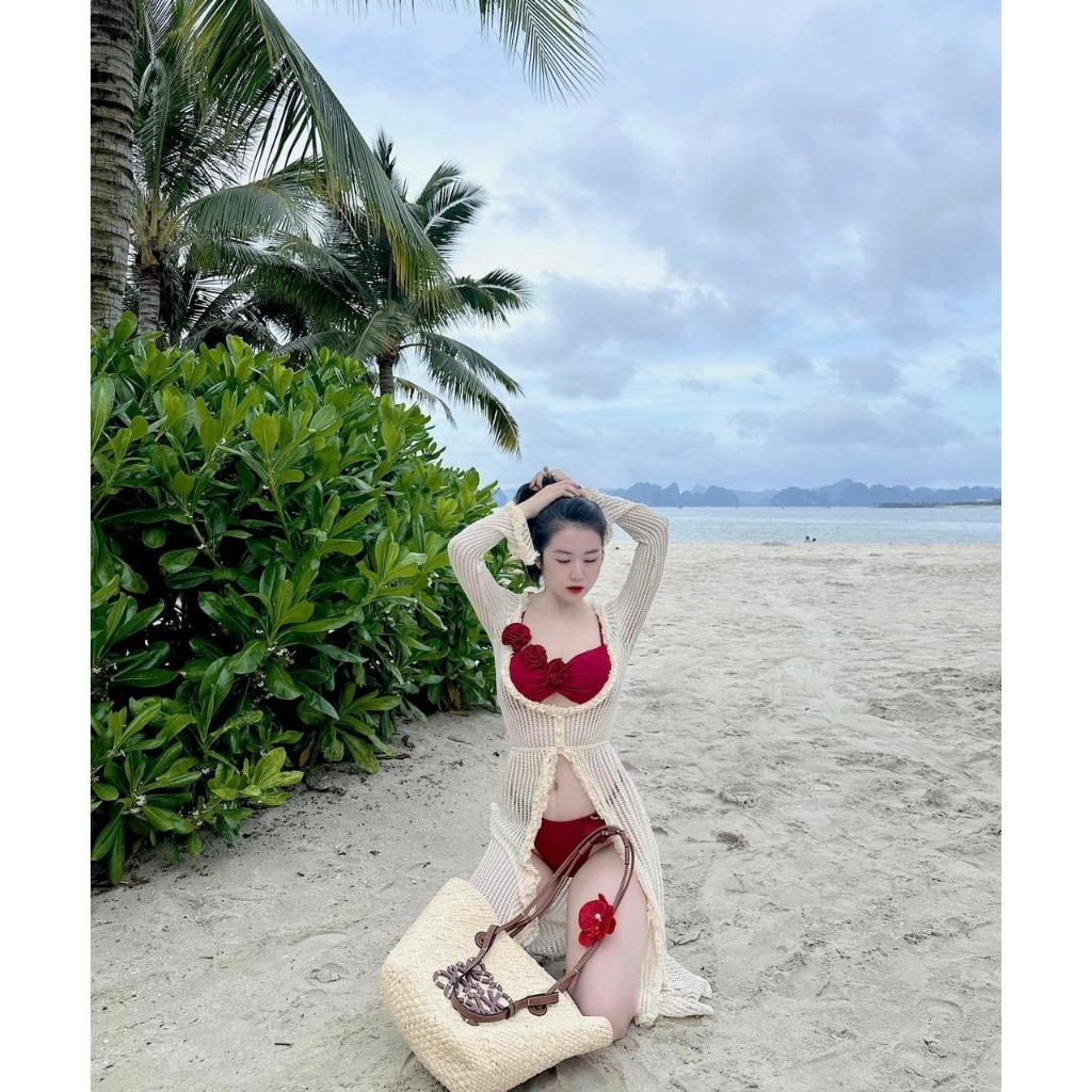 Đồ Bơi, Bikini áo bơi có mút kèm  BÔNG ĐỎ áo khoác ren dài vải chuẩn hình sang chảnh ,HAN.T Shop 011