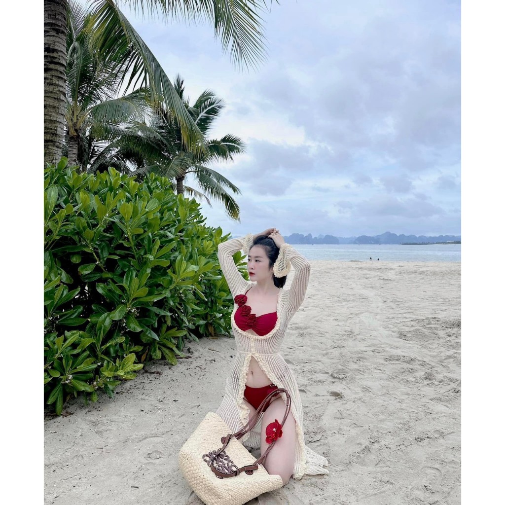 Đồ Bơi, Bikini áo bơi có mút kèm  BÔNG ĐỎ áo khoác ren dài vải chuẩn hình sang chảnh ,HAN.T Shop 011