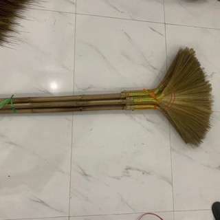 Chổi Gậy Cán Dài 1m5 Tiện Lợi Quét Sân Vườn Hàng Thủ Công Tỉ Mỉ Chắc Chắn Có 2 Loại lưỡi chít và lưỡi tre