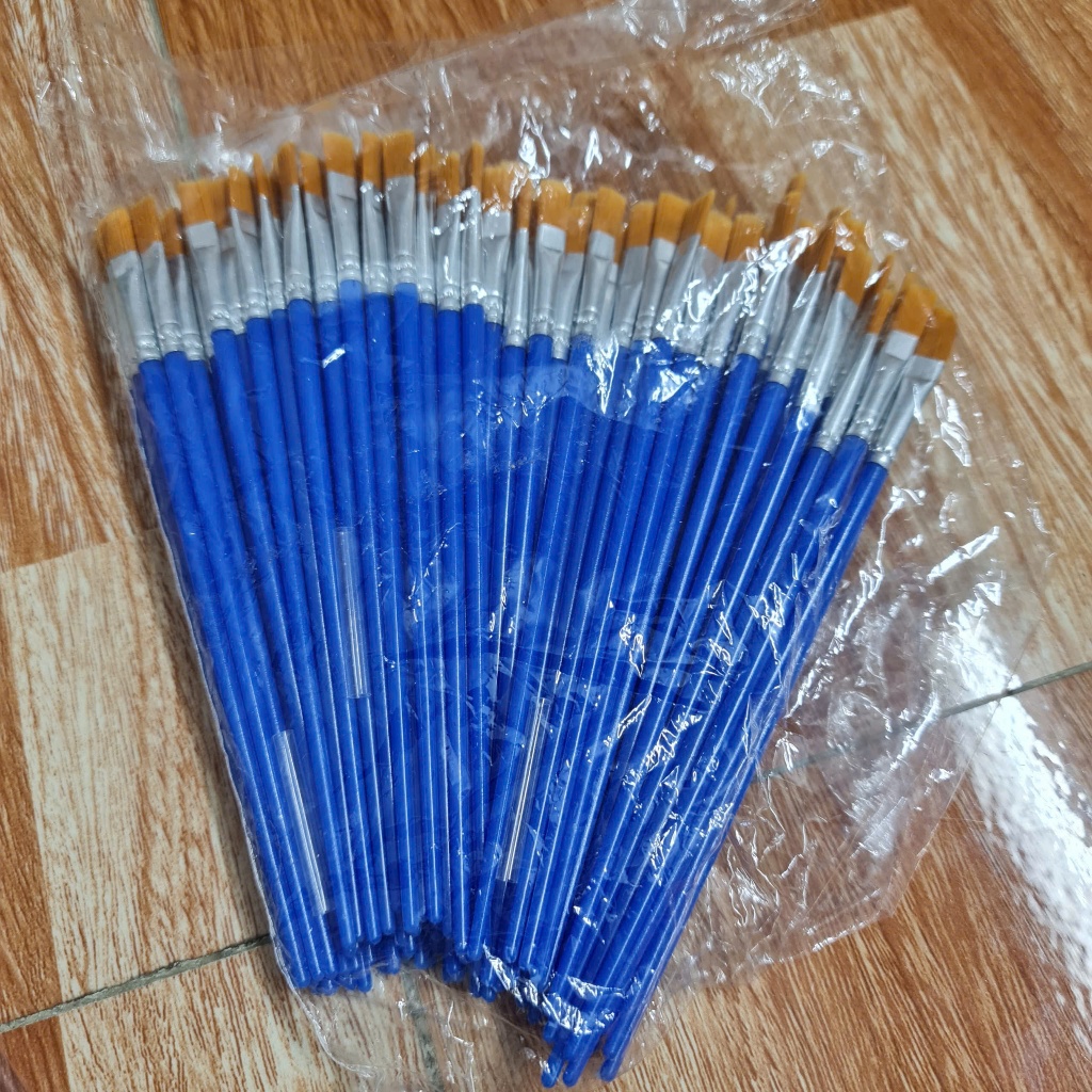 Dây 6 và 12 màu acrylic tặng kèm bút vẽ cho bạn thỏa sức sáng tạo