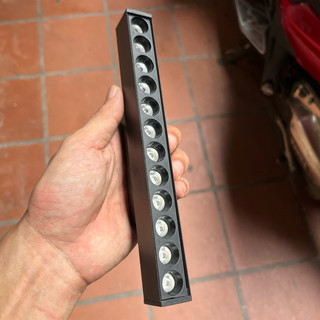 Đèn tiêu điểm ray nam châm 12w [vỏ nhôm]