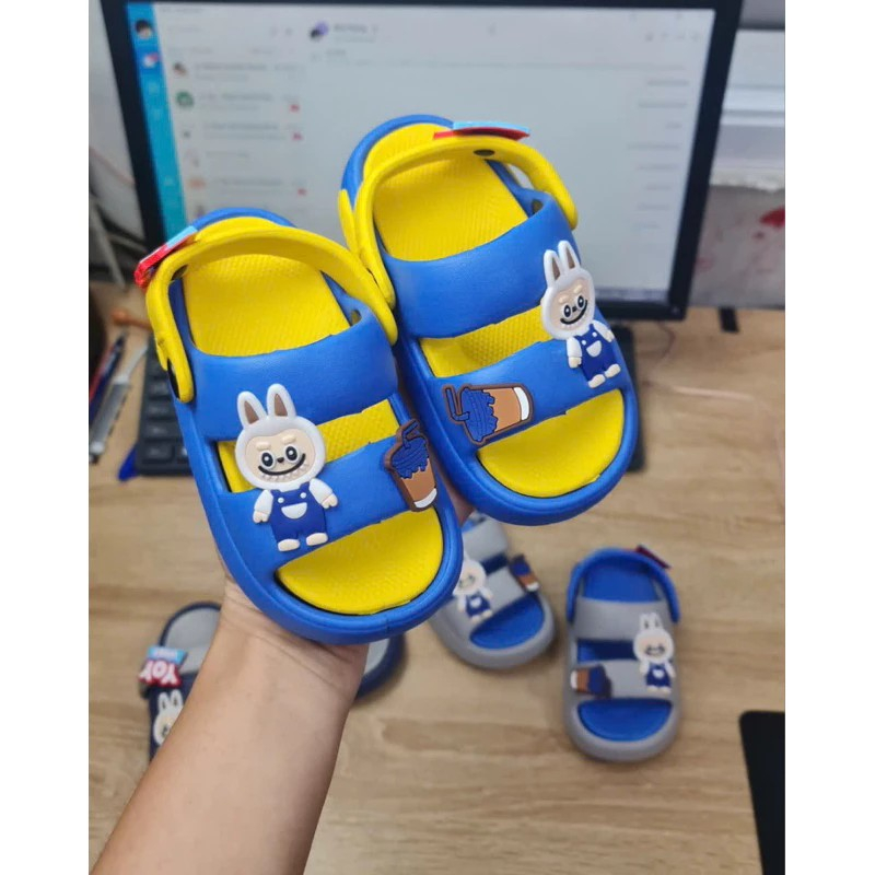 Dép Sandal 2 quai có quai sau cho bé trai đế dày hình Labubu siêu nhẹ đi mưa thoải mái