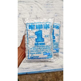 bột gạo (bột lọc) bột nếp và bột bánh bò đặc sản của làng bột SaĐéc sản xuất theo cách truyền thống