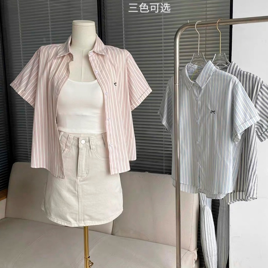 Áo sơ mi nữ ngắn tay kẻ sọc chất liệu cao cấp thoáng mát mặc mùa hè Jumito, áo croptop họa tiết nơ dễ thương HCOM2677