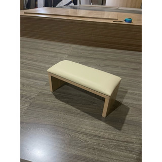 kệ kê tay làm nail(kt Dài 35,Rộng 15,cao15 cm)mặt đệm nhung,đệm da nhiều màu ,hàng đóng sẵn ko cần lắp ráp
