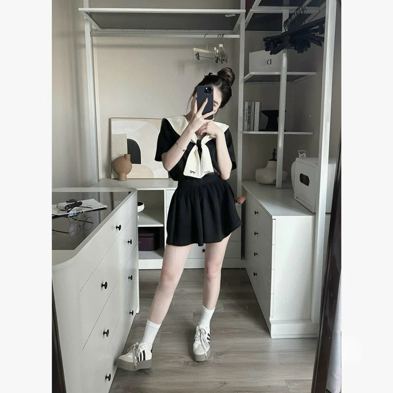 Set đồ nữ áo cổ thủy thủ màu đen mix chân váy dáng xòe Jumito, đồ bộ nữ phong các dễ thương trẻ trung năng động HCOM2624