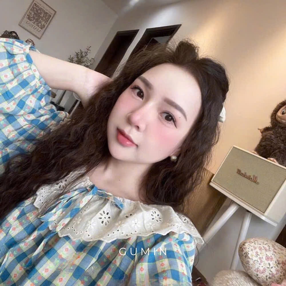 Set bộ kẻ xanh GUMIN thiết kế phối cổ ren bèo bo chun tay kèm quần suông ống rộng cao cấp