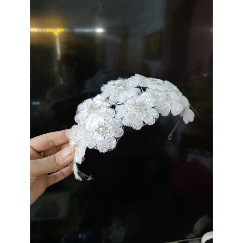 bờm cô dâu hoa ren lấp lánh xinh