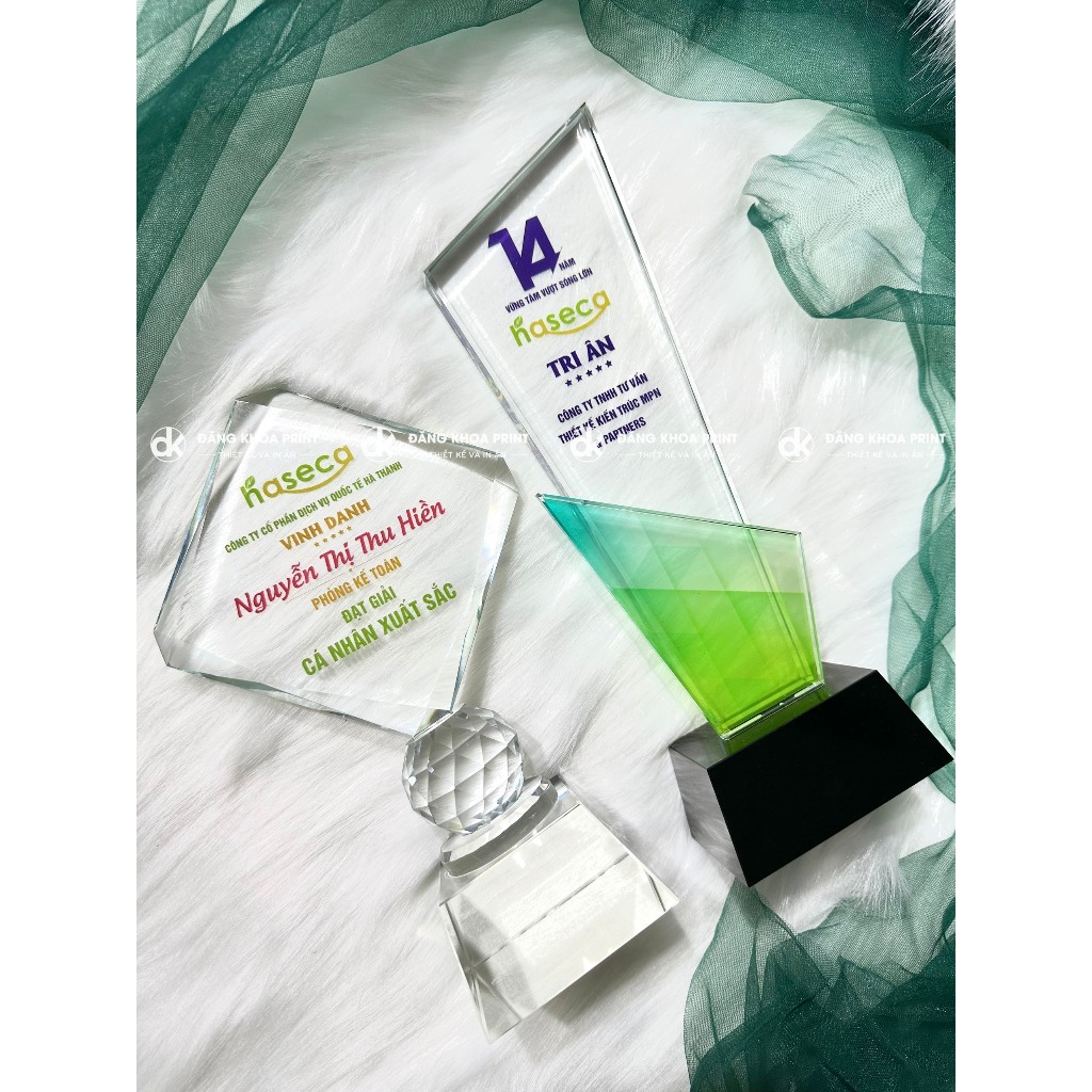 In cúp pha lê, Kỷ niệm chương pha lê, Biểu trưng pha lê - MS 01. Mua phôi cúp cần giao hỏa tốc thì nhắn tin shop