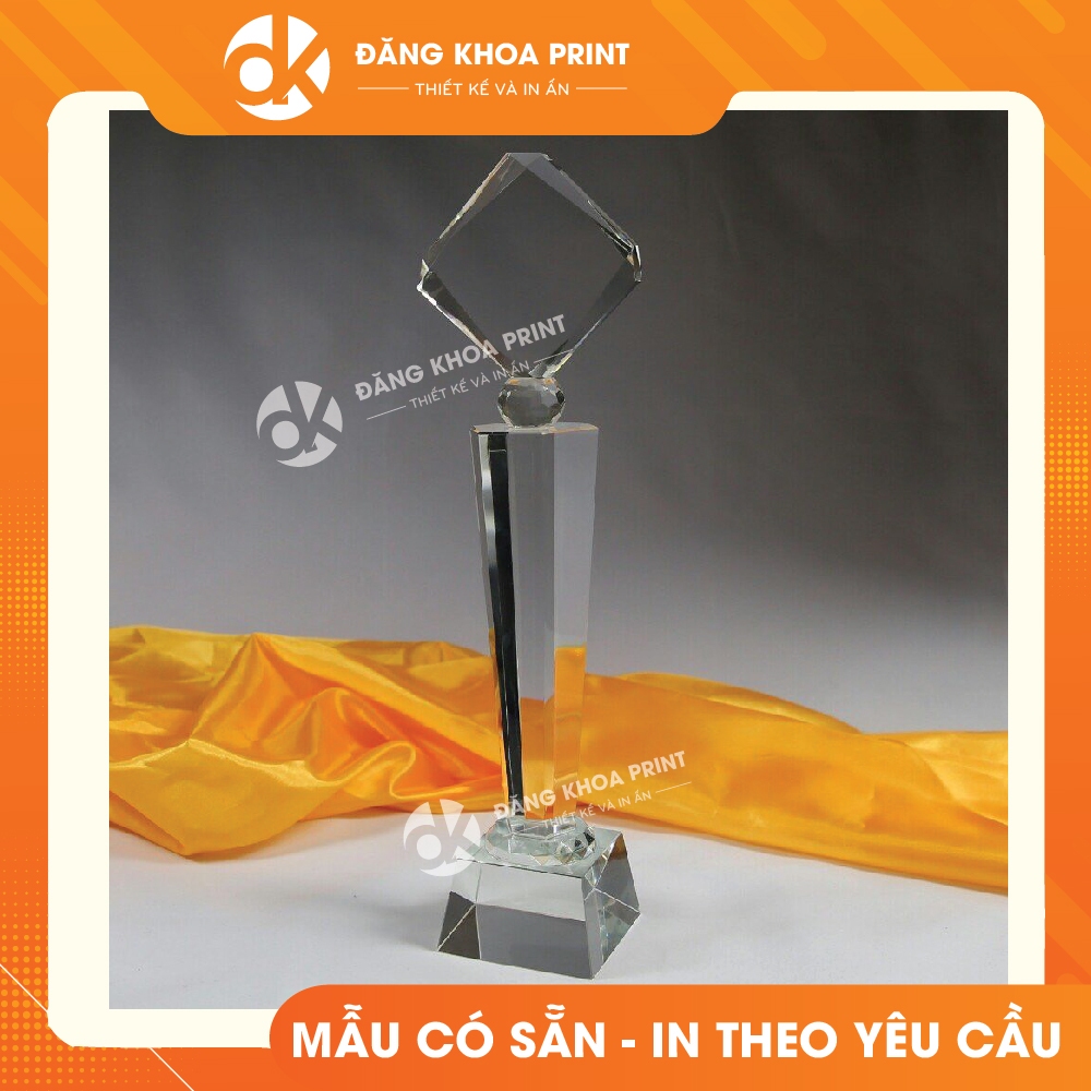 In cúp pha lê, Kỷ niệm chương pha lê, Biểu trưng pha lê - MS 02. Mua phôi cúp cần giao hỏa tốc thì nhắn tin shop