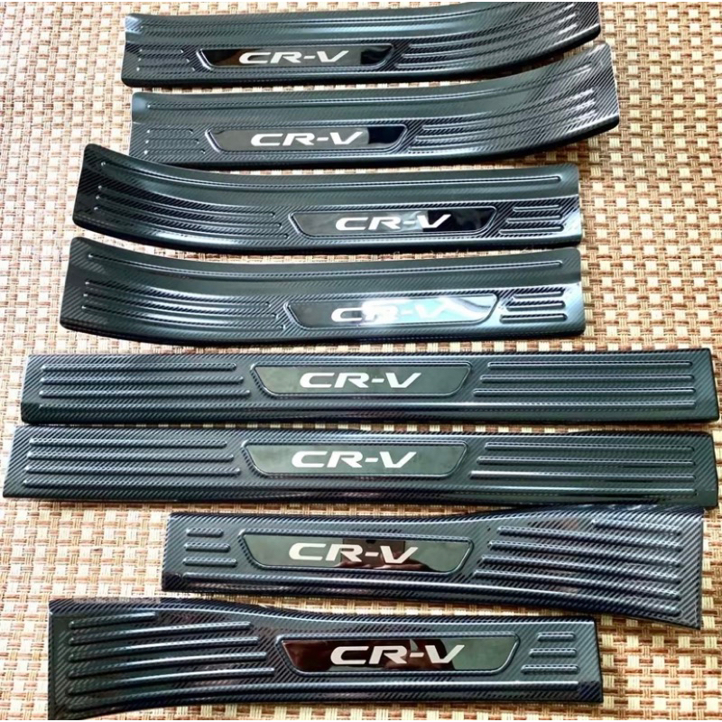 Ốp bậc cửa, nẹp bước chân xe Honda CRV 2024-2025 mẫu vân Carbon (hàng cao cấp)